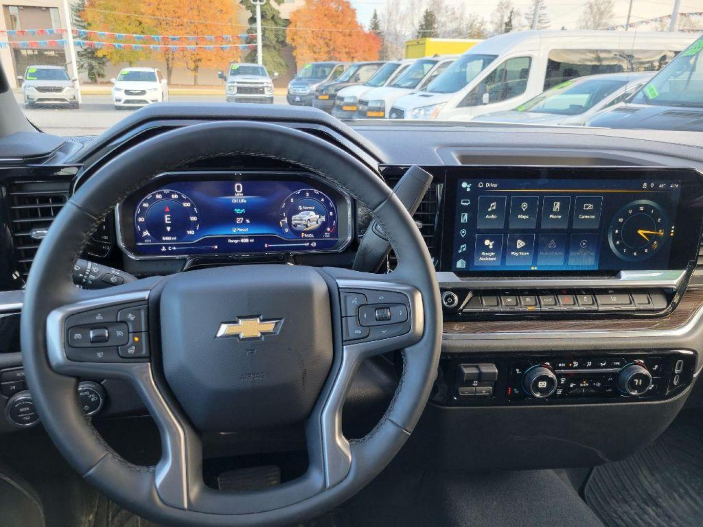 2023 WHITE CHEVROLET SILVERADO 1500 LT (1GCUDDED1PZ) with an 5.3L engine, Automatic transmission, located at 929 East 8th Ave, Anchorage, AK, 99501, (907) 274-2277, 61.214783, -149.866074 - Photo#4