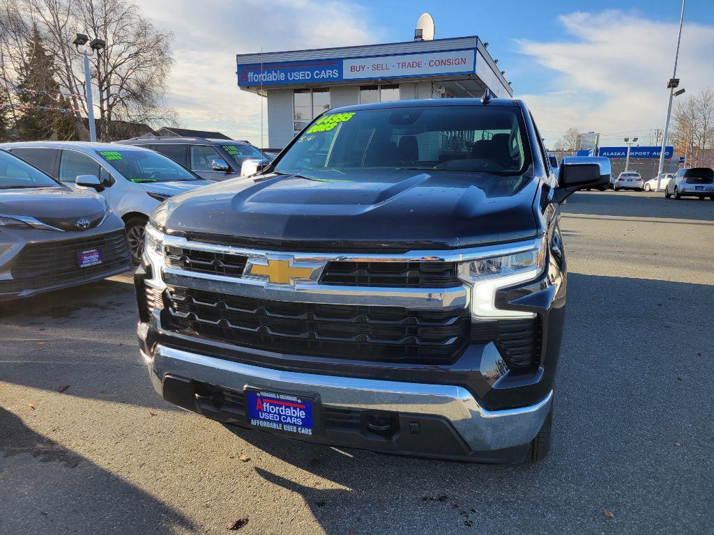 photo of 2023 CHEVROLET SILVERADO 1500 LT