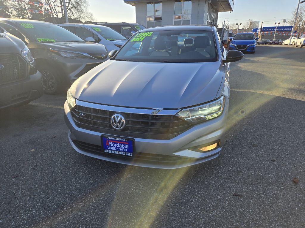 photo of 2021 VOLKSWAGEN JETTA R-LINE