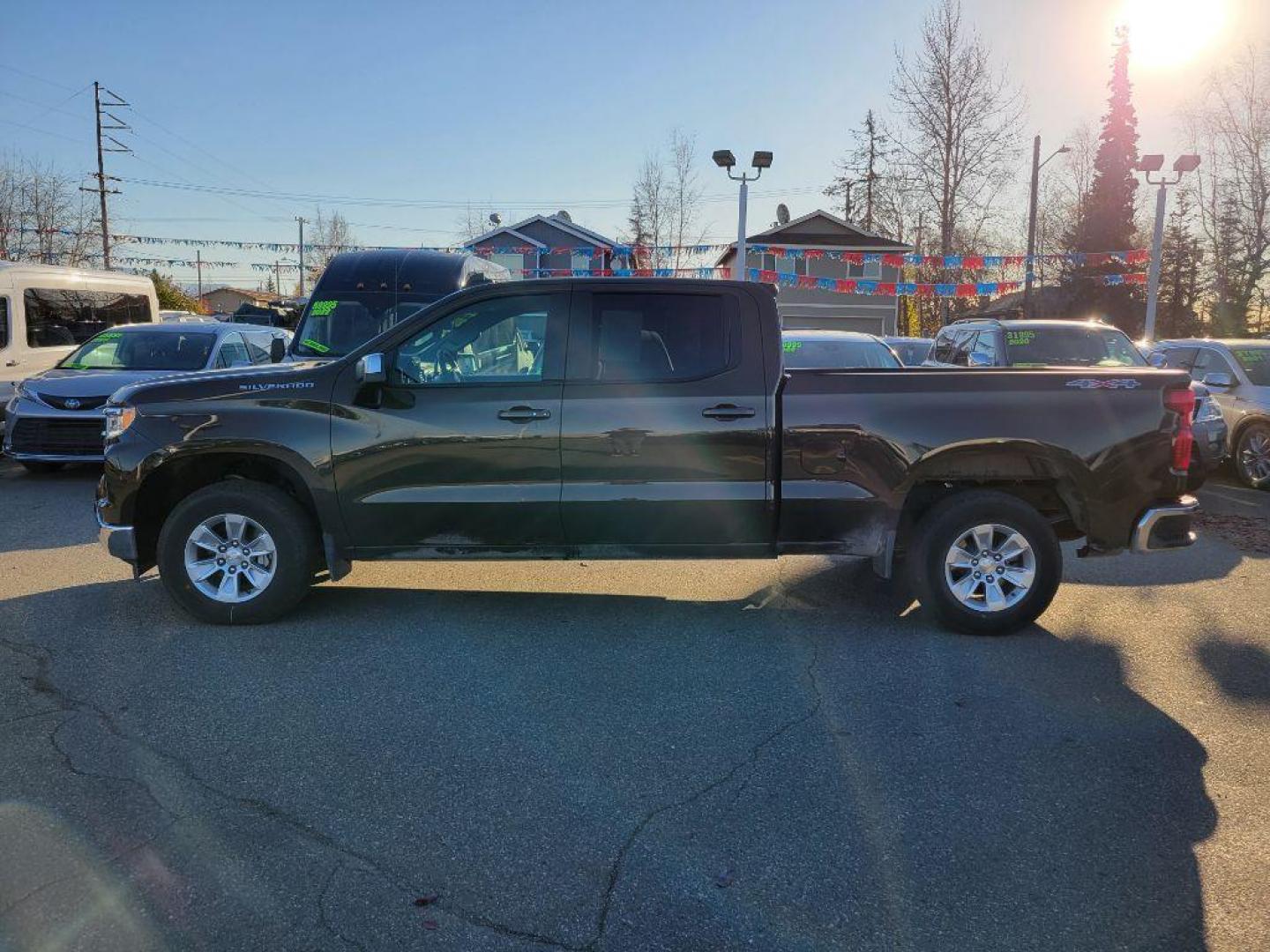 2023 BRONZE CHEVROLET SILVERADO 1500 LT (1GCUDDED5PZ) with an 5.3L engine, Automatic transmission, located at 929 East 8th Ave, Anchorage, AK, 99501, (907) 274-2277, 61.214783, -149.866074 - Photo#1