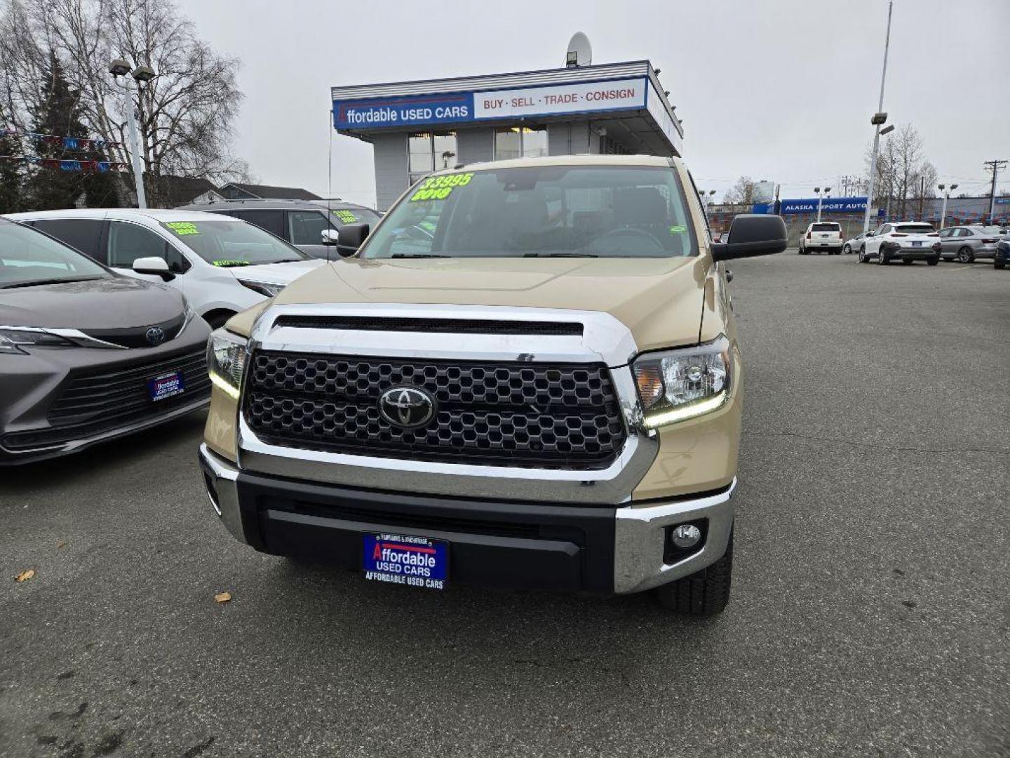 2018 BIEGE TOYOTA TUNDRA DOUBLE CAB SR/SR5 (5TFUY5F11JX) with an 5.7L engine, Automatic transmission, located at 929 East 8th Ave, Anchorage, AK, 99501, (907) 274-2277, 61.214783, -149.866074 - Photo#0