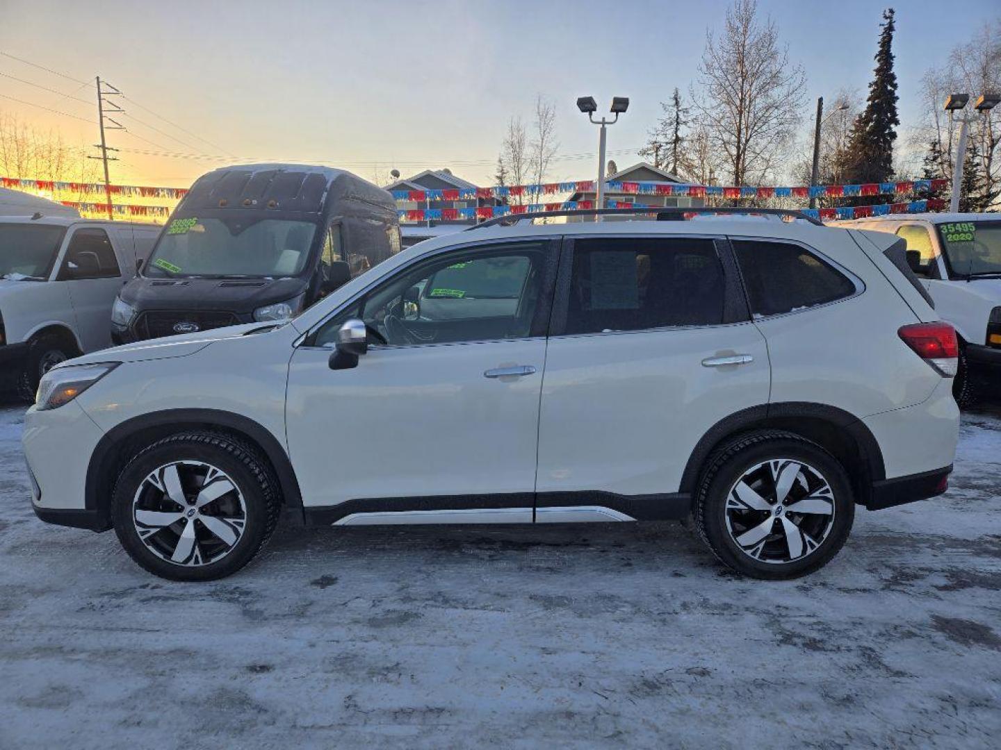 2019 WHITE SUBARU FORESTER TOURING (JF2SKAWCXKH) with an 2.5L engine, Continuously Variable transmission, located at 929 East 8th Ave, Anchorage, AK, 99501, (907) 274-2277, 61.214783, -149.866074 - Photo#1