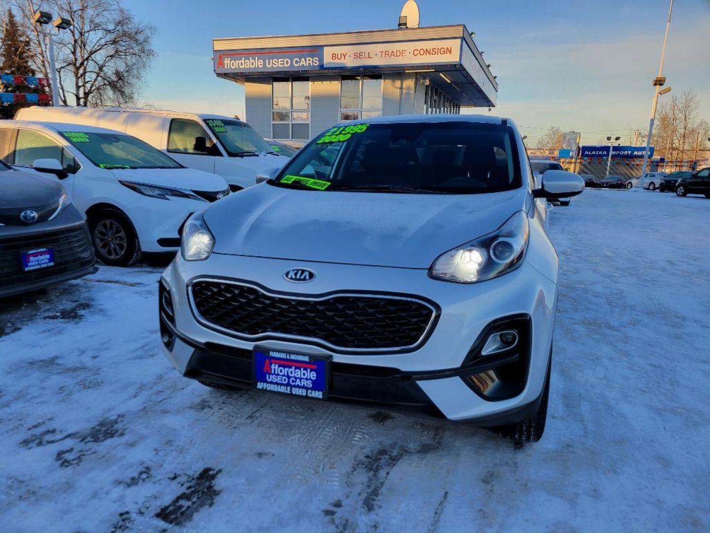 2020 SILVER KIA SPORTAGE LX (KNDPMCAC2L7) with an 2.4L engine, Automatic transmission, located at 929 East 8th Ave, Anchorage, AK, 99501, (907) 274-2277, 61.214783, -149.866074 - Photo#0