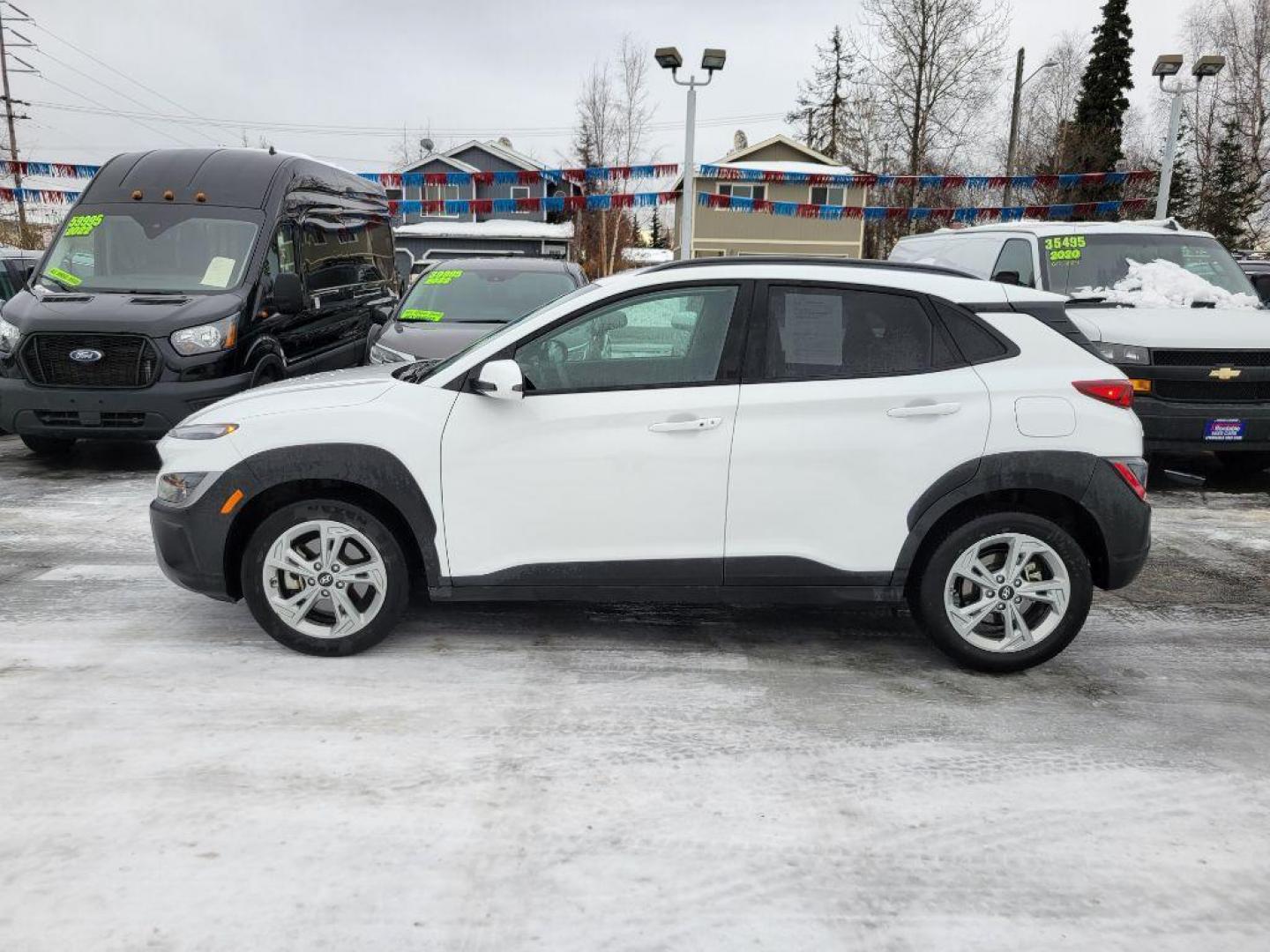 2023 WHITE HYUNDAI KONA SEL SEL (KM8K6CABXPU) with an 2.0L engine, Continuously Variable transmission, located at 929 East 8th Ave, Anchorage, AK, 99501, (907) 274-2277, 61.214783, -149.866074 - Photo#1