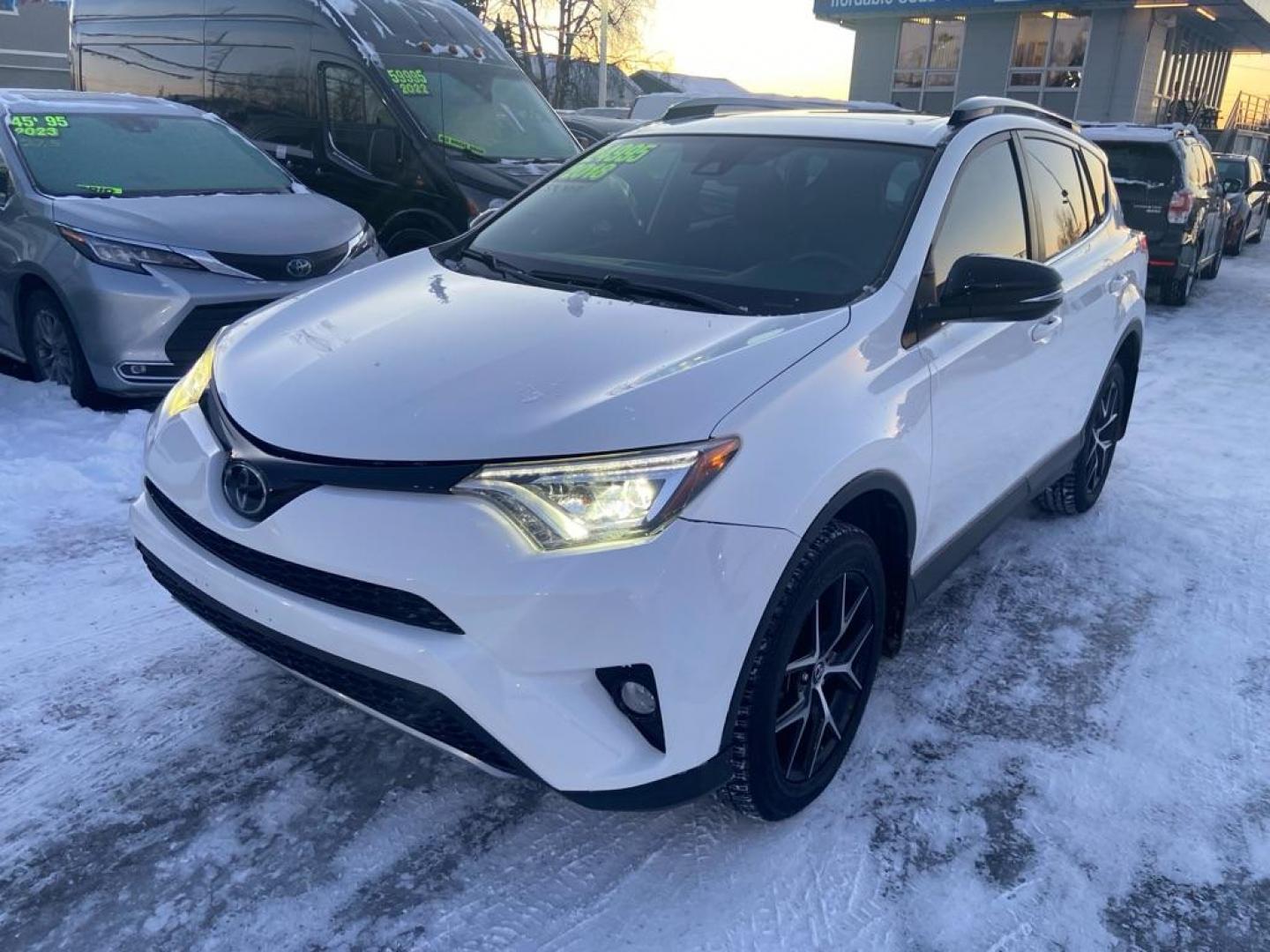 2018 WHITE TOYOTA RAV4 SE (JTMJFREV3JJ) with an 2.5L engine, Automatic transmission, located at 929 East 8th Ave, Anchorage, AK, 99501, (907) 274-2277, 61.214783, -149.866074 - Photo#0