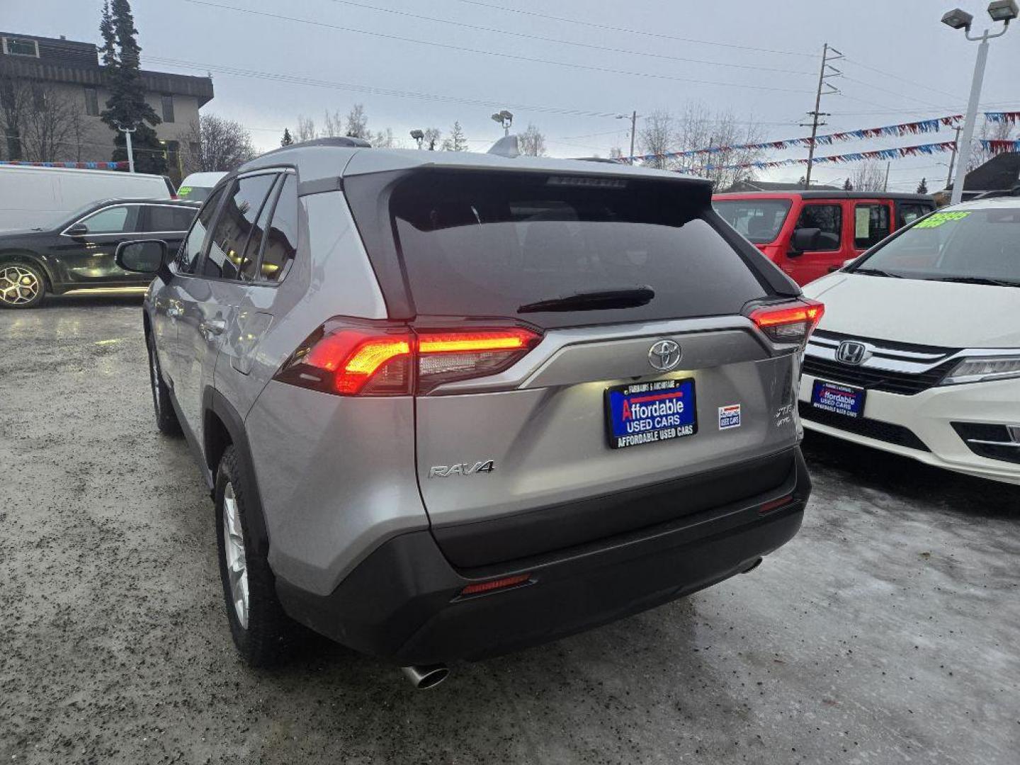 2021 SILVER TOYOTA RAV4 XLE (2T3P1RFVXMC) with an 2.5L engine, Automatic transmission, located at 929 East 8th Ave, Anchorage, AK, 99501, (907) 274-2277, 61.214783, -149.866074 - Photo#2