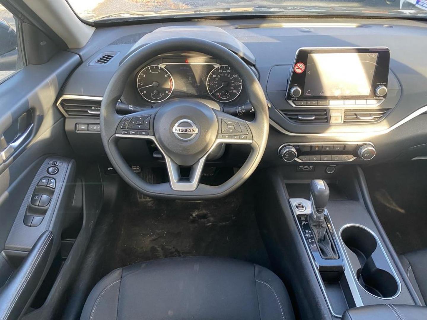 2022 BLUE NISSAN ALTIMA SV SV (1N4BL4DV3NN) with an 2.5L engine, Automatic transmission, located at 929 East 8th Ave, Anchorage, AK, 99501, (907) 274-2277, 61.214783, -149.866074 - Photo#4