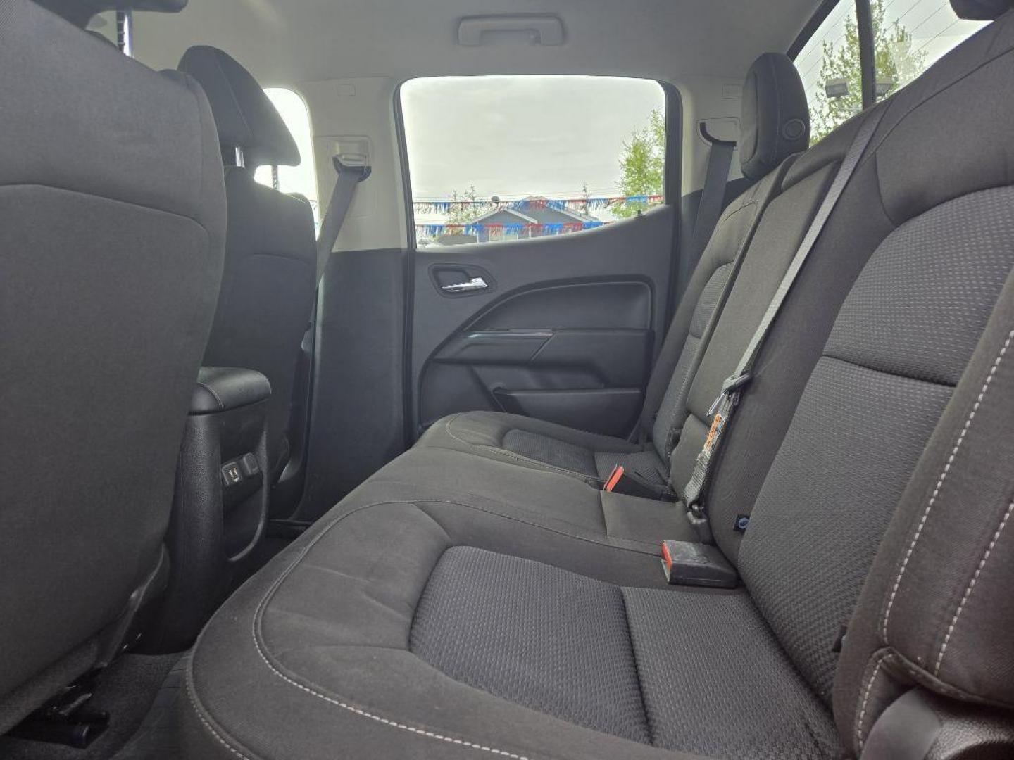 2020 RED CHEVROLET COLORADO LT (1GCGTCEN8L1) with an 3.6L engine, Automatic transmission, located at 929 East 8th Ave, Anchorage, AK, 99501, (907) 274-2277, 61.214783, -149.866074 - Photo#3