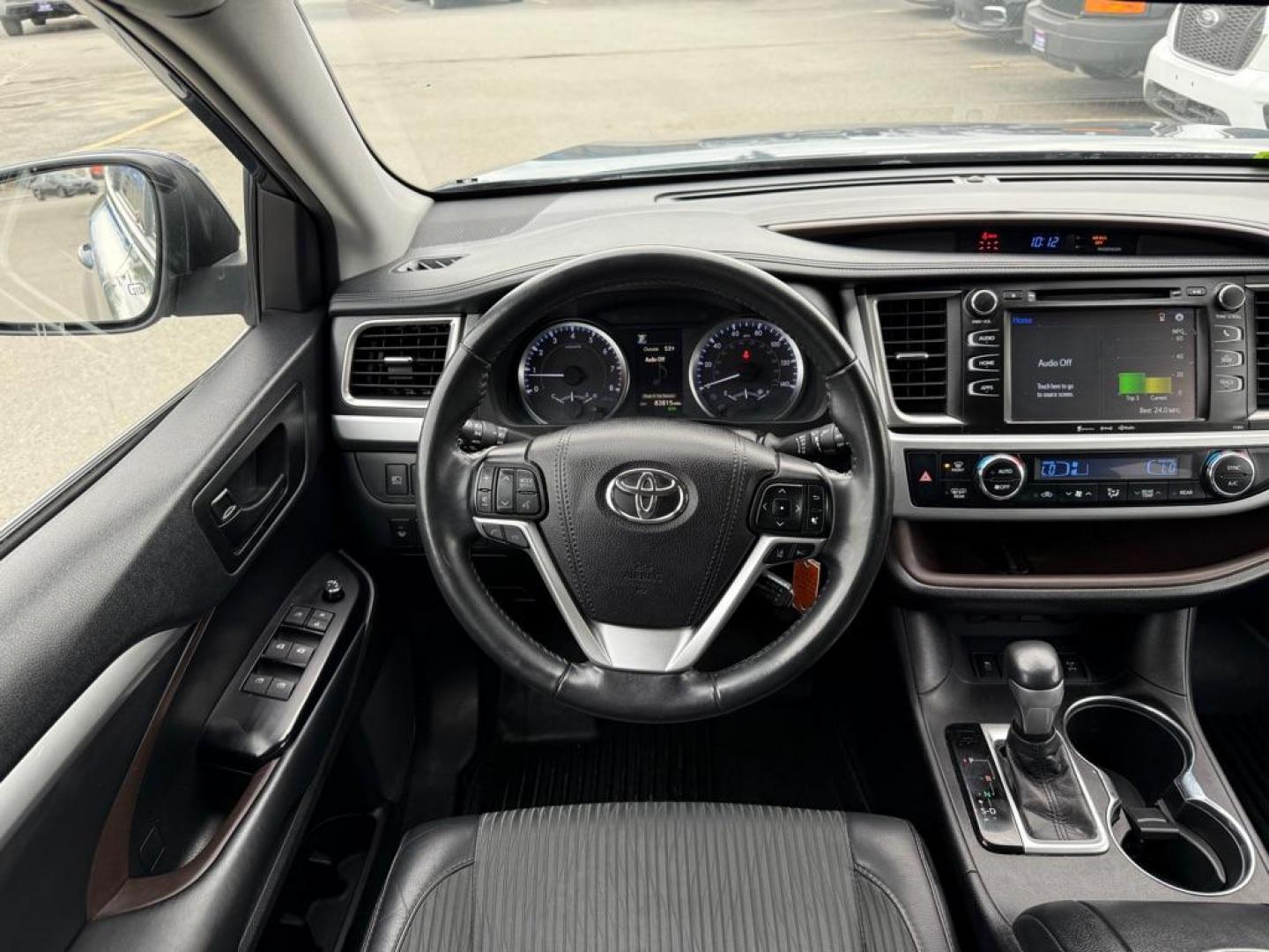 2019 BLUE TOYOTA HIGHLANDER LE (5TDBZRFH6KS) with an 3.5L engine, Automatic transmission, located at 929 East 8th Ave, Anchorage, AK, 99501, (907) 274-2277, 61.214783, -149.866074 - Photo#4