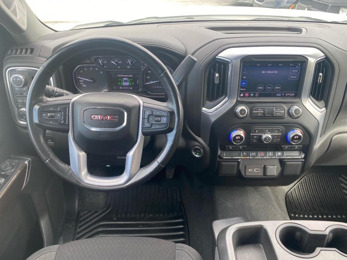 2021 WHITE GMC SIERRA 1500 ELEVATION (3GTP9CEK2MG) with an 2.7L engine, Automatic transmission, located at 929 East 8th Ave, Anchorage, AK, 99501, (907) 274-2277, 61.214783, -149.866074 - Photo#4