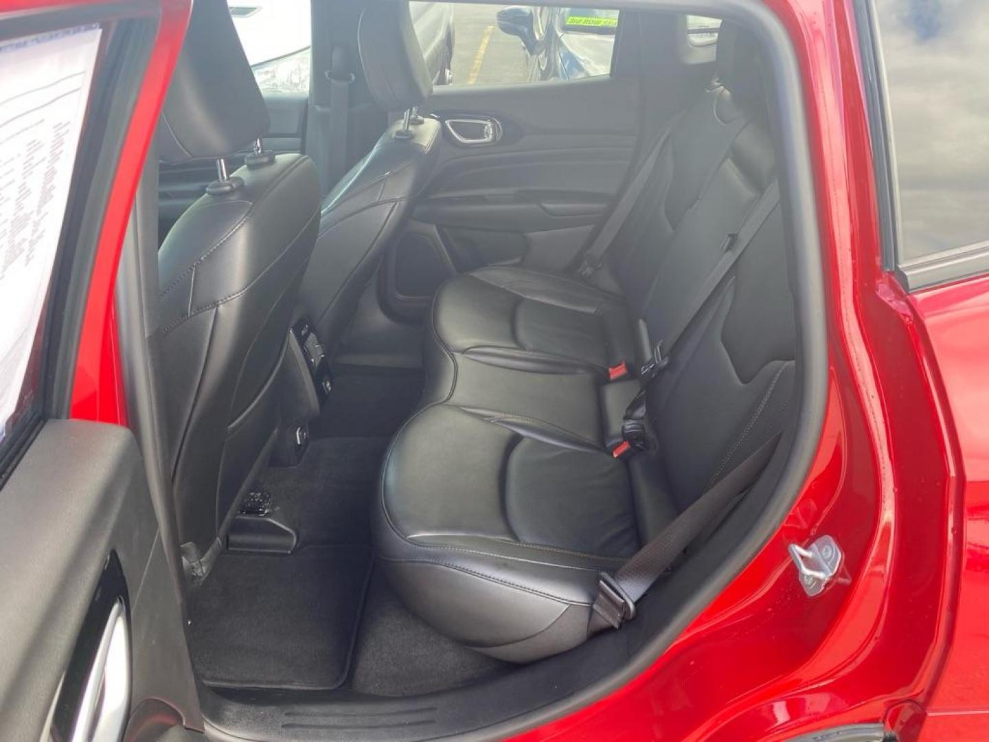 2022 RED JEEP COMPASS LIMITED (3C4NJDCB8NT) with an 2.4L engine, Automatic transmission, located at 929 East 8th Ave, Anchorage, AK, 99501, (907) 274-2277, 61.214783, -149.866074 - Photo#3