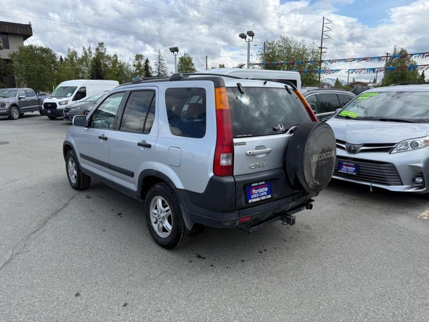 2003 SILVER HONDA CR-V EX (SHSRD78843U) with an 2.4L engine, Automatic transmission, located at 929 East 8th Ave, Anchorage, AK, 99501, (907) 274-2277, 61.214783, -149.866074 - Photo#2