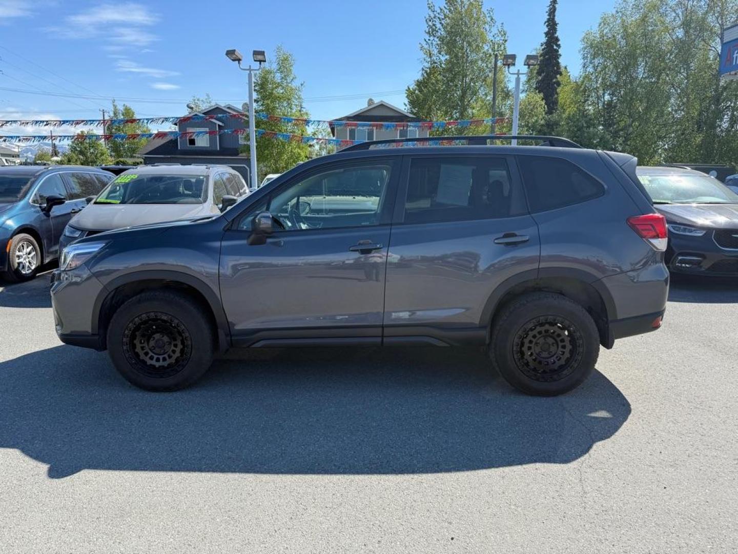 2020 GRAY SUBARU FORESTER PREMIUM (JF2SKAJC8LH) with an 2.5L engine, Automatic transmission, located at 929 East 8th Ave, Anchorage, AK, 99501, (907) 274-2277, 61.214783, -149.866074 - Photo#1