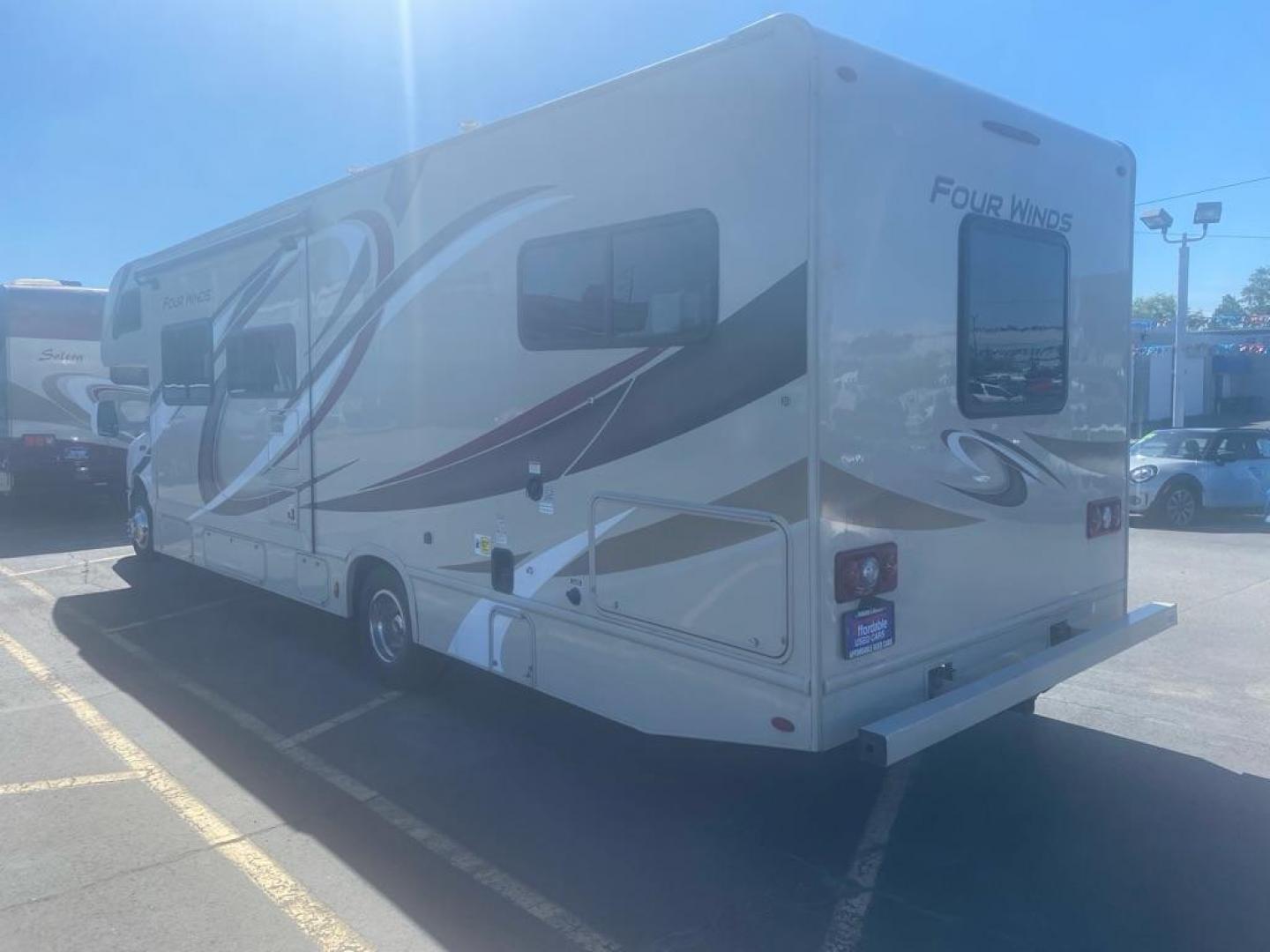 2019 WHITE THOR MOTOR COACH FOUR WINDS M30D E450 SUPER DUTY CUTAWAY VAN (1FDXE4FS9JD) with an 6.8L engine, Automatic transmission, located at 929 East 8th Ave, Anchorage, AK, 99501, (907) 274-2277, 61.214783, -149.866074 - Photo#2
