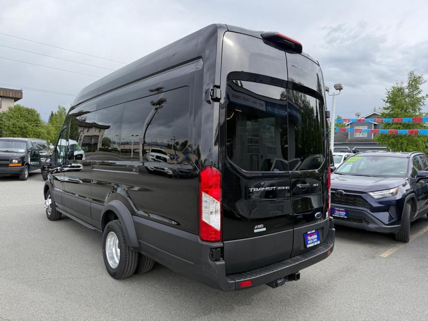 2025 BLACK FORD TRANSIT XLT HIGH 15 PASS DRW (1FBVU5XG4SK) with an 3.5 engine, Automatic transmission, located at 929 East 8th Ave, Anchorage, AK, 99501, (907) 274-2277, 61.214783, -149.866074 - Photo#2