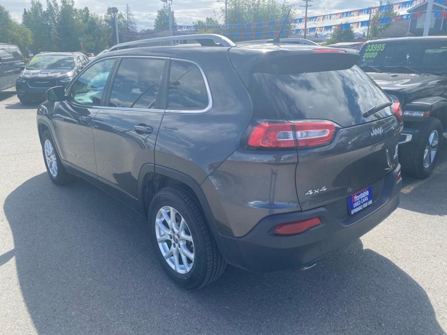 2016 BROWN JEEP CHEROKEE LATITUDE (1C4PJMCB2GW) with an 2.4L engine, Automatic transmission, located at 929 East 8th Ave, Anchorage, AK, 99501, (907) 274-2277, 61.214783, -149.866074 - Photo#2