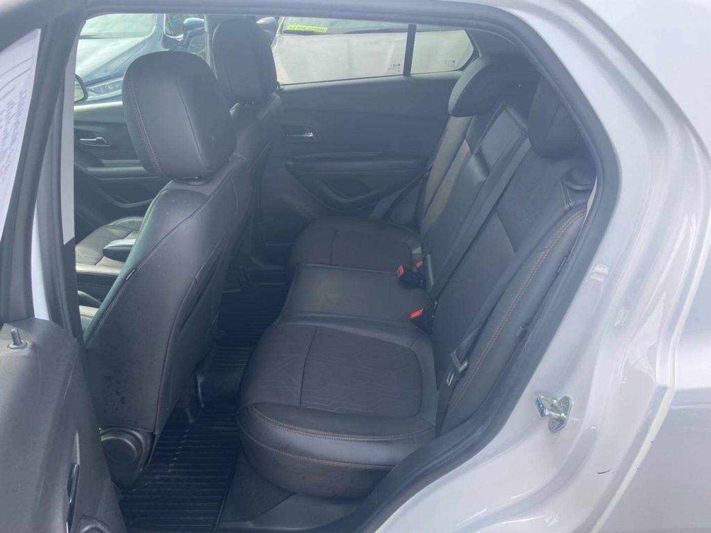 2020 WHITE CHEVROLET TRAX 1LT (KL7CJPSB4LB) with an 1.4L engine, Automatic transmission, located at 929 East 8th Ave, Anchorage, AK, 99501, (907) 274-2277, 61.214783, -149.866074 - Photo#3