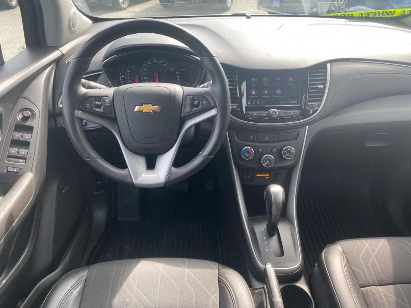 2020 WHITE CHEVROLET TRAX 1LT (KL7CJPSB4LB) with an 1.4L engine, Automatic transmission, located at 929 East 8th Ave, Anchorage, AK, 99501, (907) 274-2277, 61.214783, -149.866074 - Photo#4