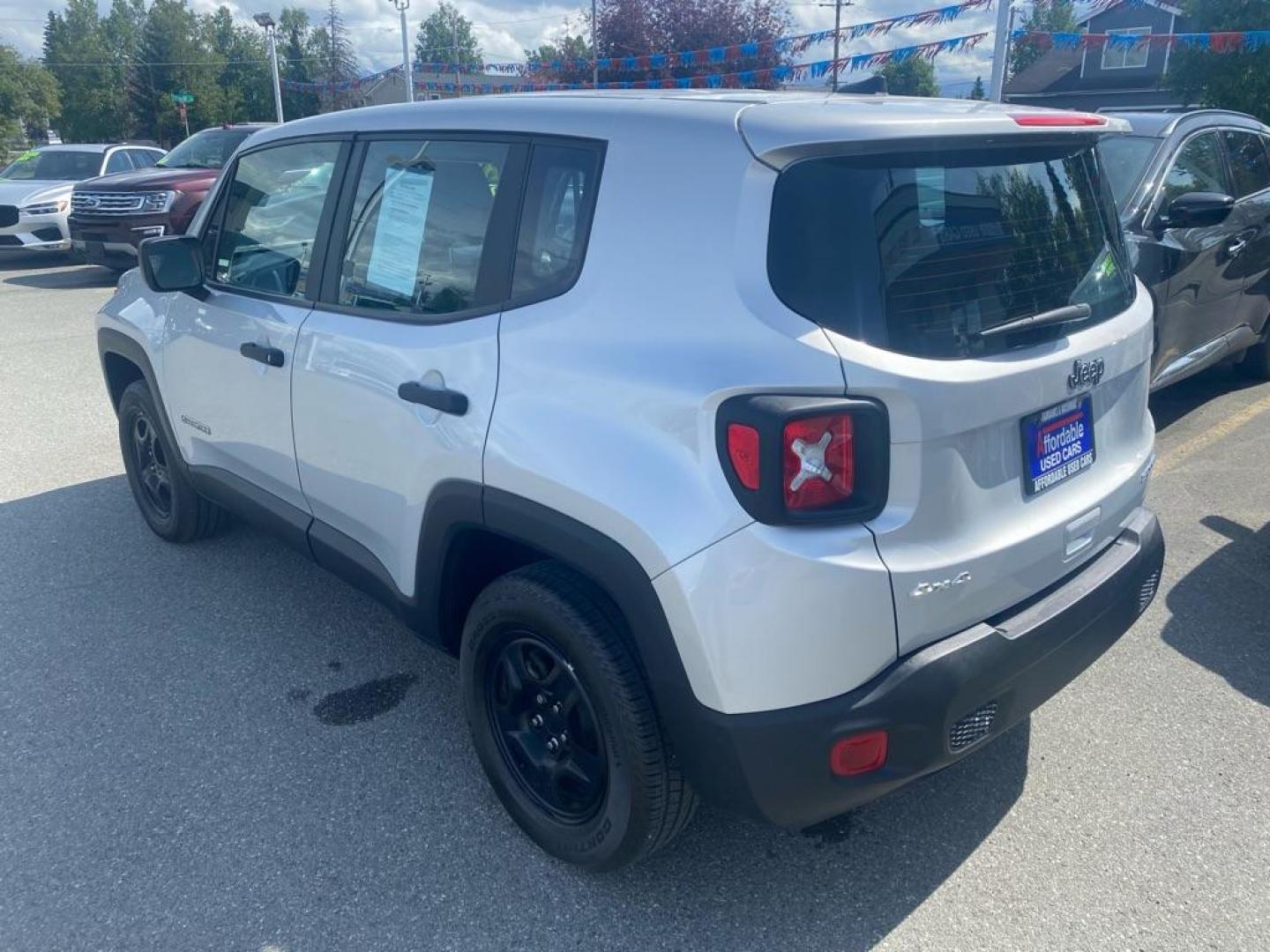 2021 SILVER JEEP RENEGADE SPORT (ZACNJDAB2MP) with an 2.4L engine, Automatic transmission, located at 929 East 8th Ave, Anchorage, AK, 99501, (907) 274-2277, 61.214783, -149.866074 - Photo#2