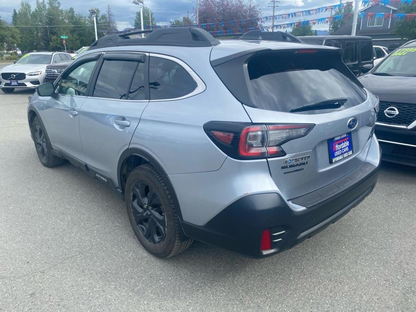 2020 SILVER SUBARU OUTBACK ONYX EDITION XT (4S4BTGKD2L3) with an 2.4L engine, Continuously Variable transmission, located at 929 East 8th Ave, Anchorage, AK, 99501, (907) 274-2277, 61.214783, -149.866074 - Photo#2
