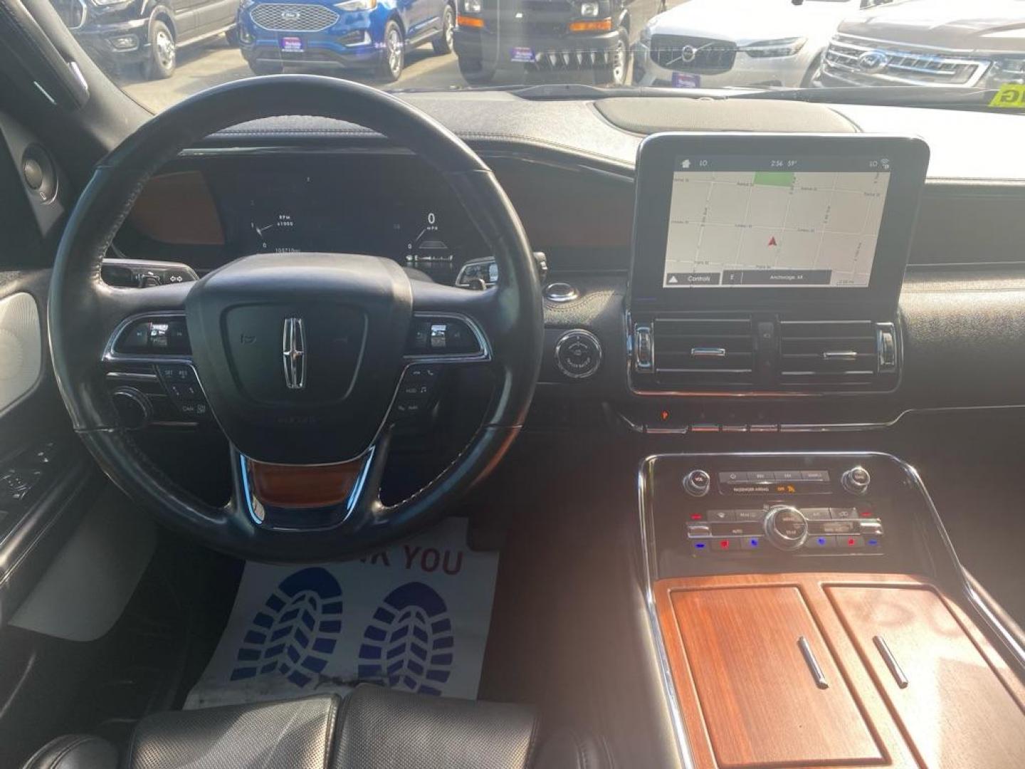 2019 BLACK LINCOLN NAVIGATOR RESERVE (5LMJJ2LT3KE) with an 3.5L engine, Automatic transmission, located at 929 East 8th Ave, Anchorage, AK, 99501, (907) 274-2277, 61.214783, -149.866074 - Photo#4