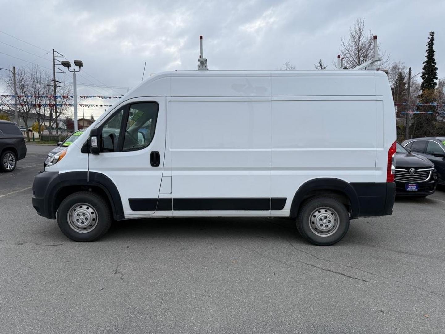 2021 WHITE RAM PROMASTER 2500 2500 HIGH (3C6LRVCG5ME) with an 3.6L engine, Automatic transmission, located at 929 East 8th Ave, Anchorage, AK, 99501, (907) 274-2277, 61.214783, -149.866074 - Photo#1
