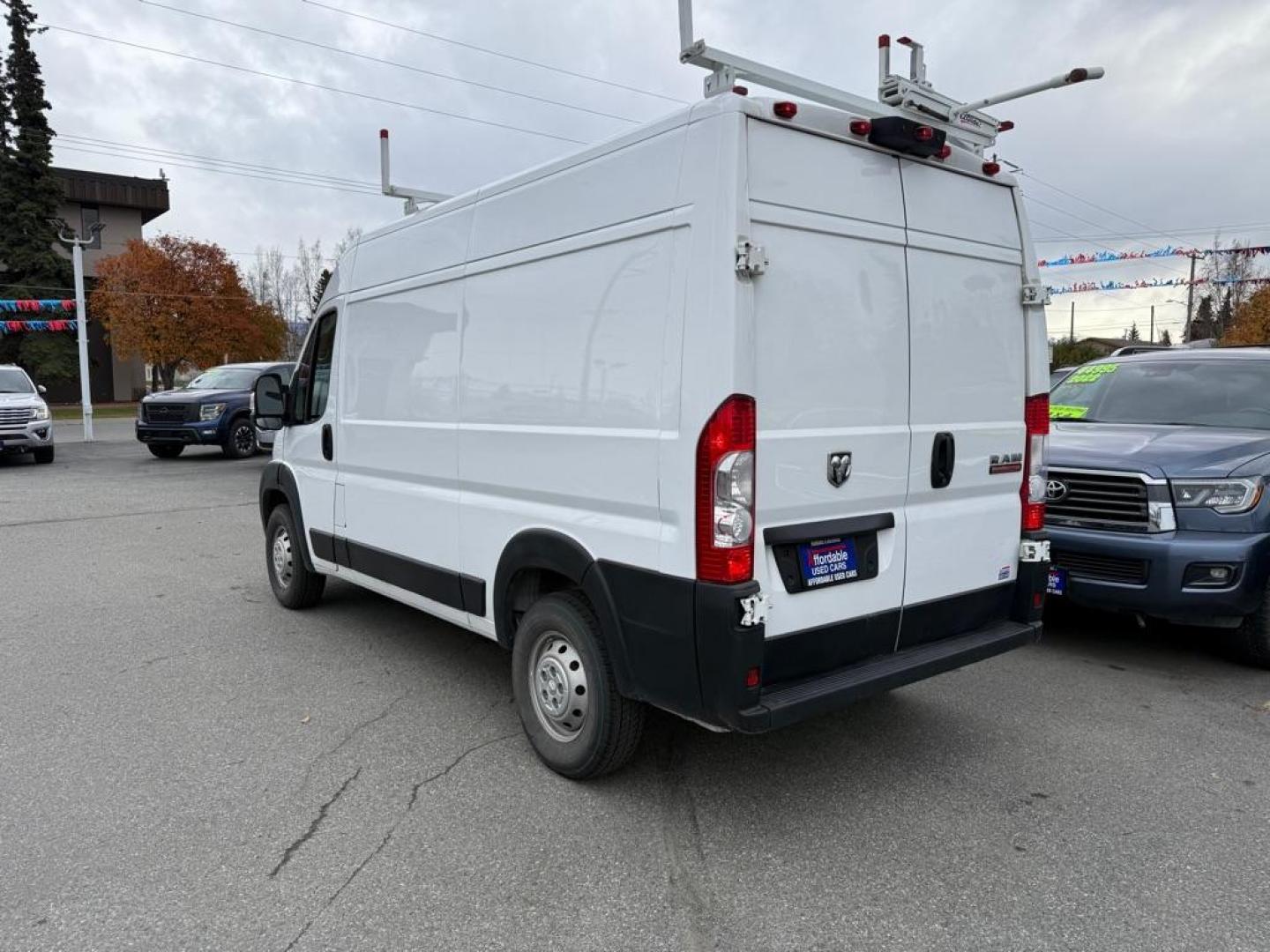 2021 WHITE RAM PROMASTER 2500 2500 HIGH (3C6LRVCG5ME) with an 3.6L engine, Automatic transmission, located at 929 East 8th Ave, Anchorage, AK, 99501, (907) 274-2277, 61.214783, -149.866074 - Photo#2