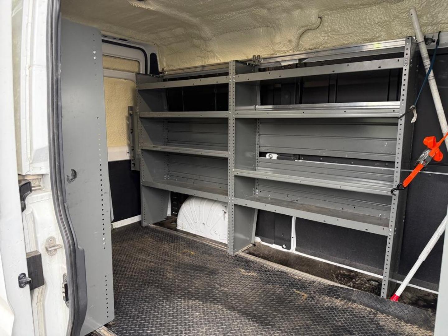 2021 WHITE RAM PROMASTER 2500 2500 HIGH (3C6LRVCG5ME) with an 3.6L engine, Automatic transmission, located at 929 East 8th Ave, Anchorage, AK, 99501, (907) 274-2277, 61.214783, -149.866074 - Photo#4