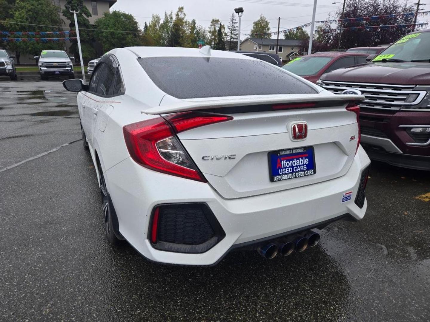 2019 WHITE HONDA CIVIC SI (2HGFC1E59KH) with an 1.5L engine, 6-Speed Manual transmission, located at 929 East 8th Ave, Anchorage, AK, 99501, (907) 274-2277, 61.214783, -149.866074 - Photo#2