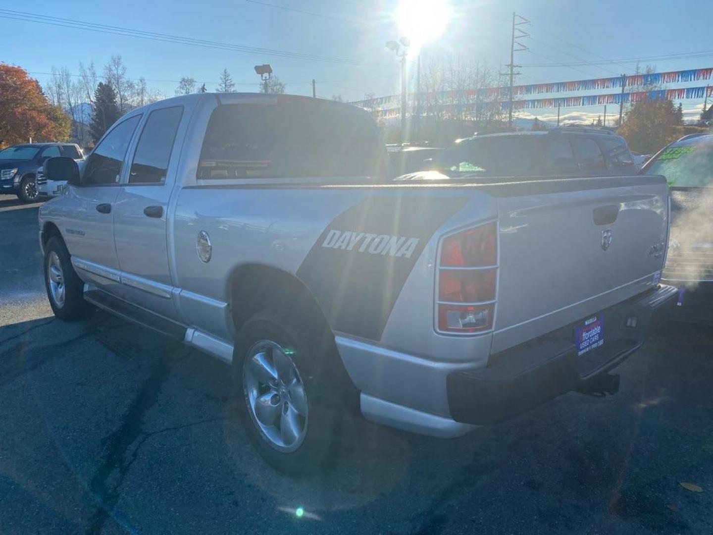 2005 SILVER DODGE RAM 1500 SLT DAYTONA (1D7HU18D05J) with an 5.7L engine, Automatic transmission, located at 929 East 8th Ave, Anchorage, AK, 99501, (907) 274-2277, 61.214783, -149.866074 - Photo#2
