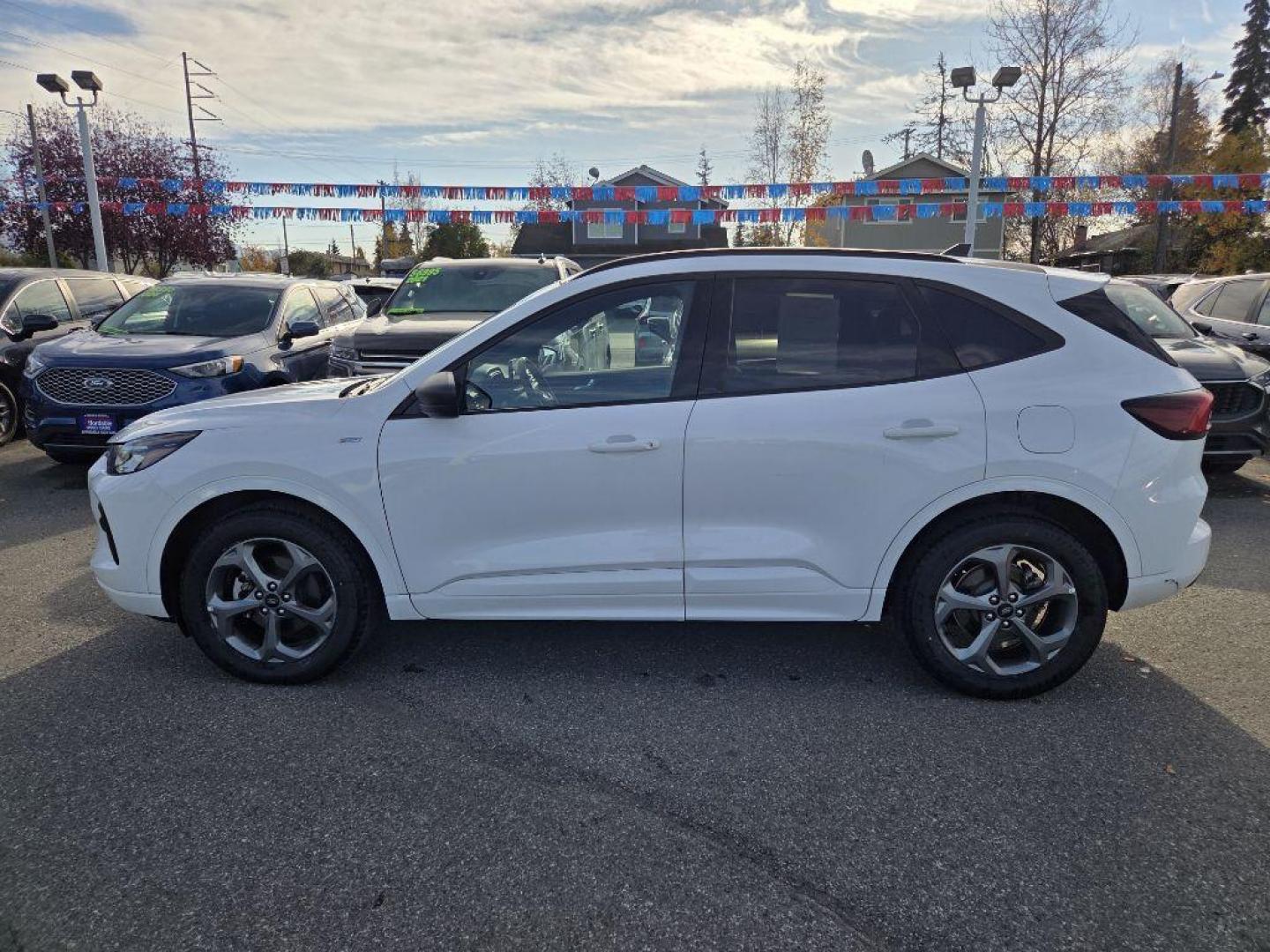 2023 WHITE FORD ESCAPE ST LINE ST LINE (1FMCU9MN0PU) with an 1.5L engine, Automatic transmission, located at 929 East 8th Ave, Anchorage, AK, 99501, (907) 274-2277, 61.214783, -149.866074 - Photo#3