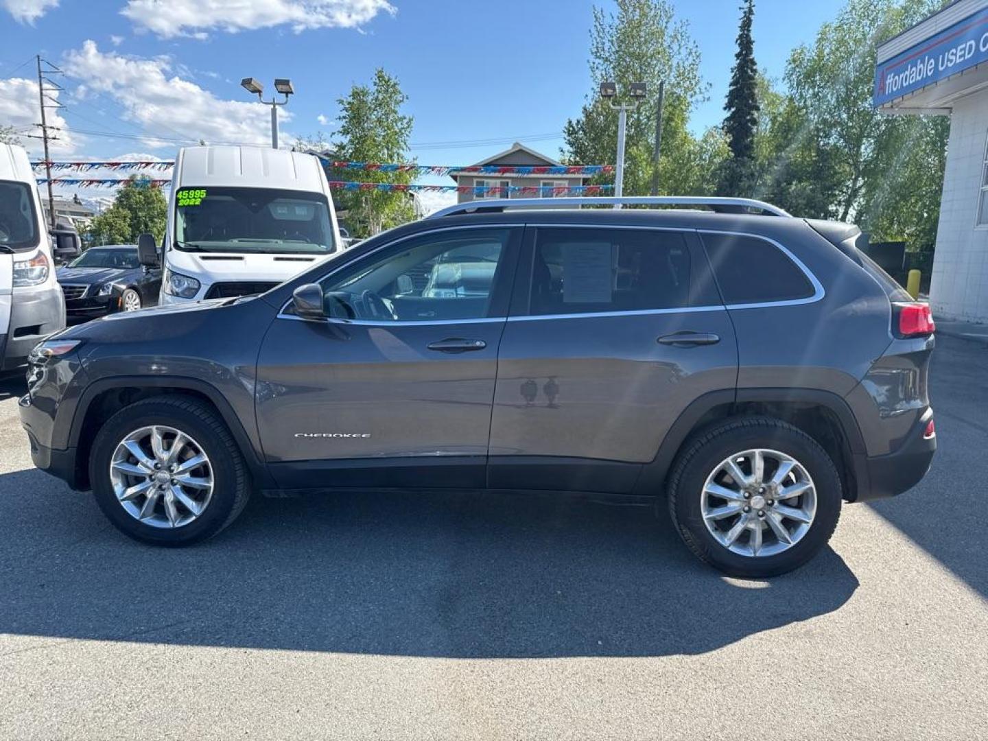 2016 BLACK JEEP CHEROKEE LIMITED (1C4PJMDS6GW) with an 3.2L engine, Automatic transmission, located at 929 East 8th Ave, Anchorage, AK, 99501, (907) 274-2277, 61.214783, -149.866074 - Photo#1