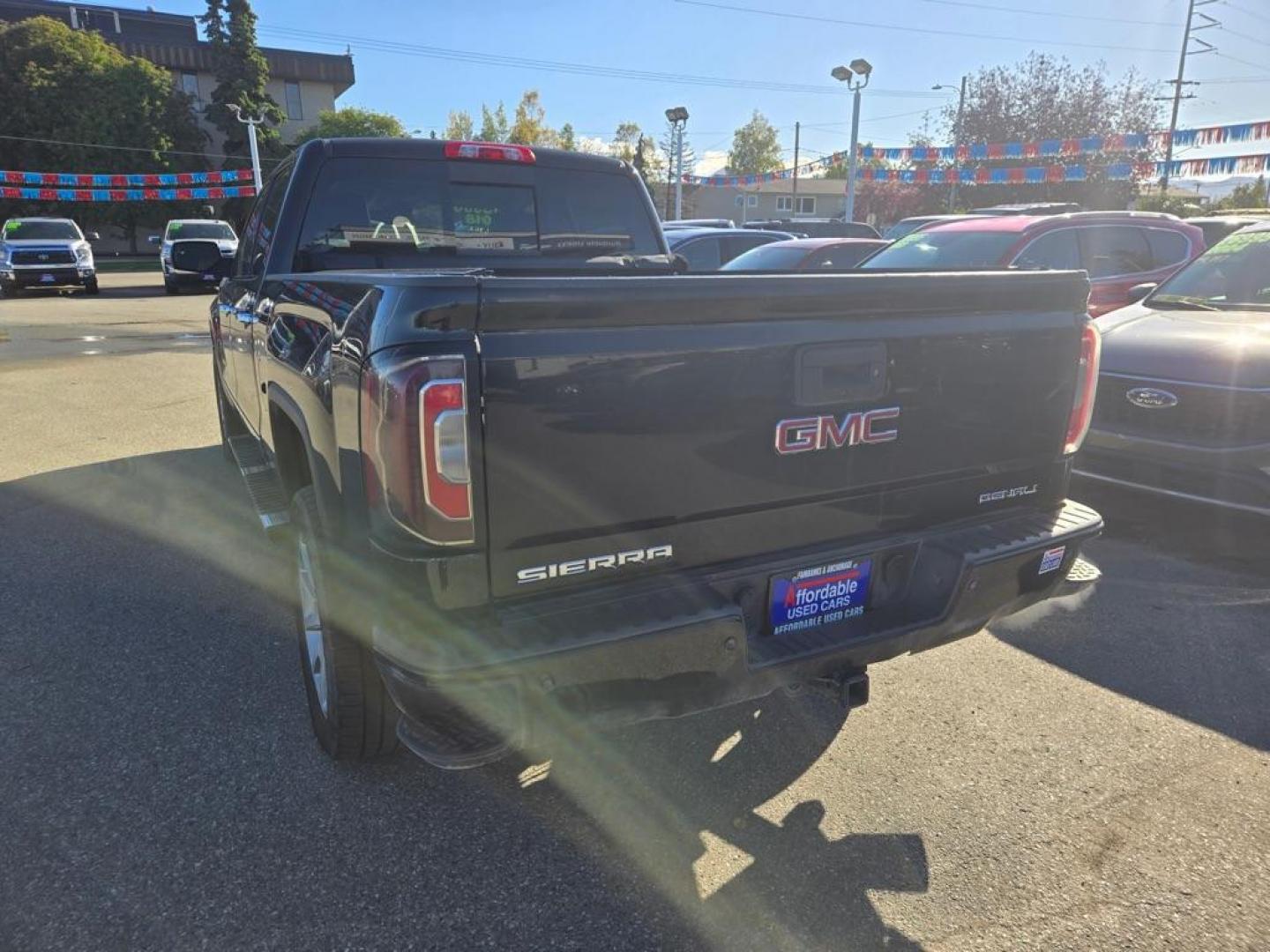 2018 BLACK GMC SIERRA 1500 DENALI (3GTU2PEC8JG) with an 5.3L engine, Automatic transmission, located at 929 East 8th Ave, Anchorage, AK, 99501, (907) 274-2277, 61.214783, -149.866074 - Photo#2