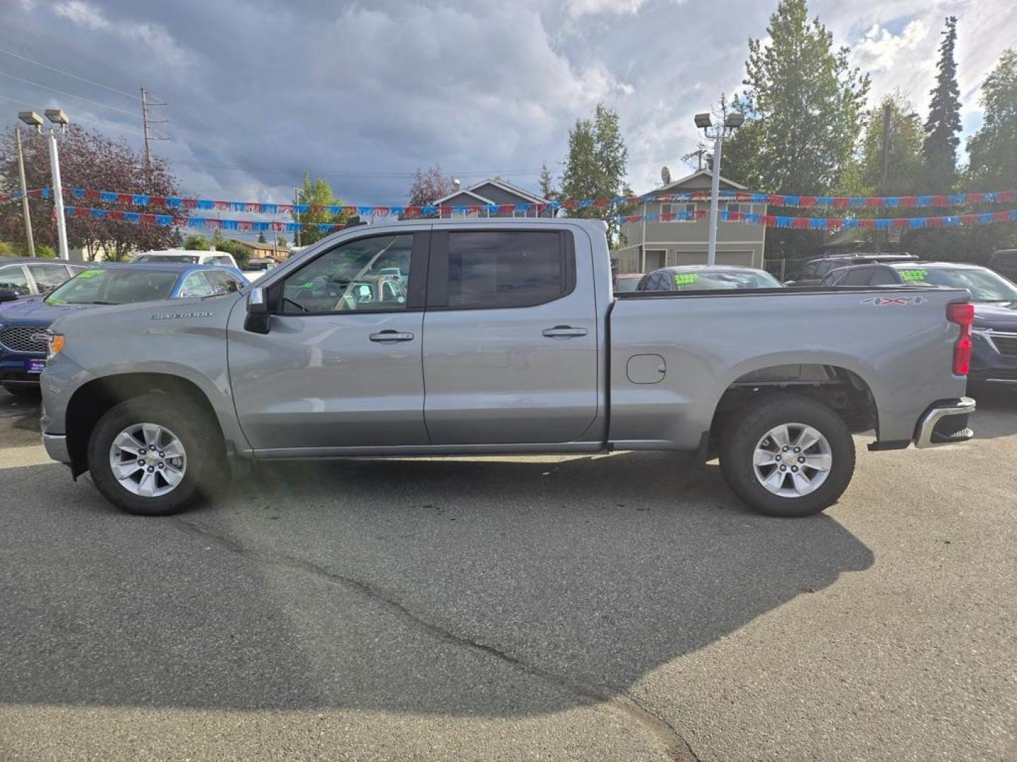 2023 GRAY CHEVROLET SILVERADO 1500 LT (1GCUDDED9PZ) with an 5.3L engine, Automatic transmission, located at 929 East 8th Ave, Anchorage, AK, 99501, (907) 274-2277, 61.214783, -149.866074 - Photo#0