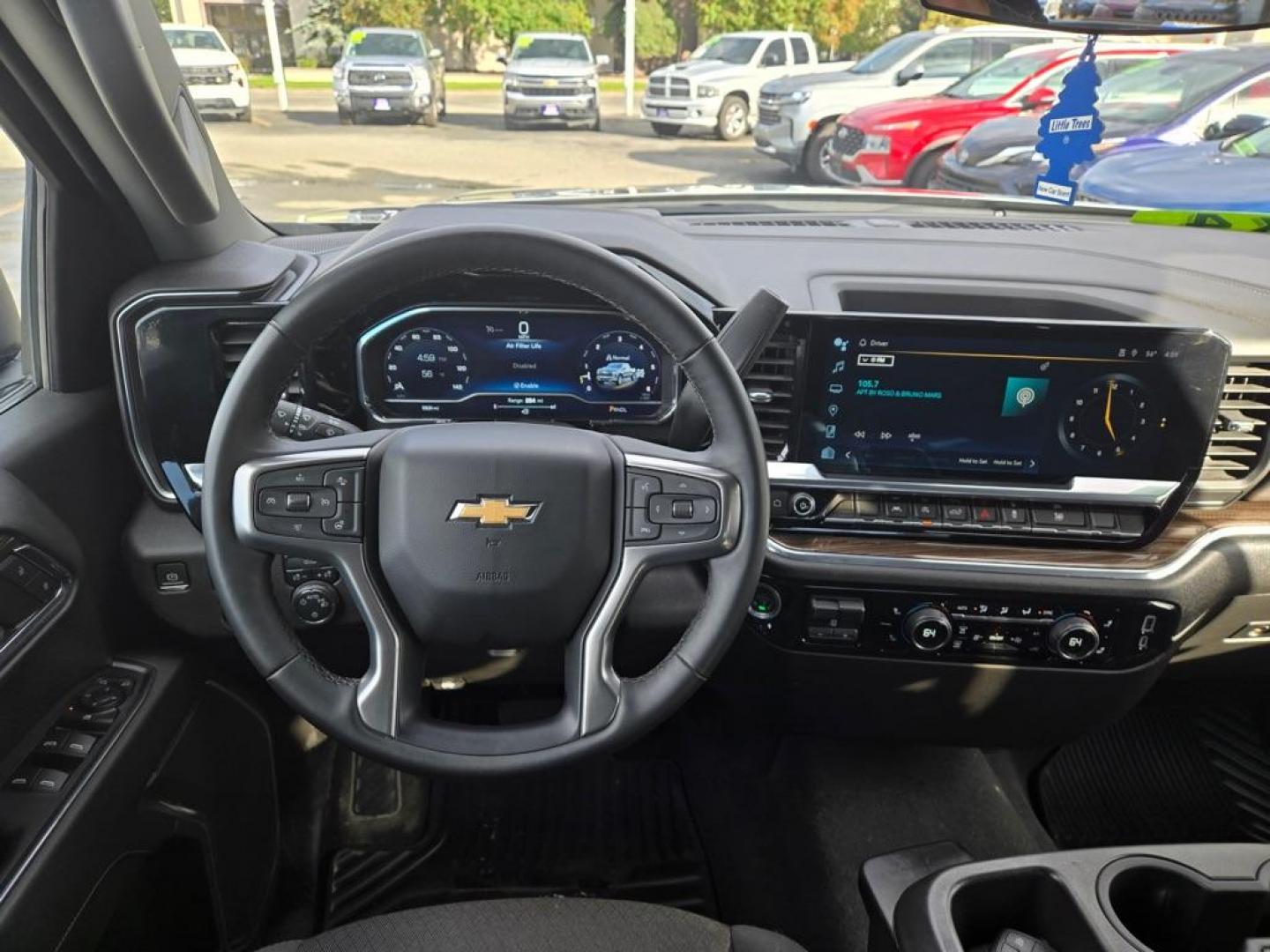 2023 GRAY CHEVROLET SILVERADO 1500 LT (1GCUDDED9PZ) with an 5.3L engine, Automatic transmission, located at 929 East 8th Ave, Anchorage, AK, 99501, (907) 274-2277, 61.214783, -149.866074 - Photo#4