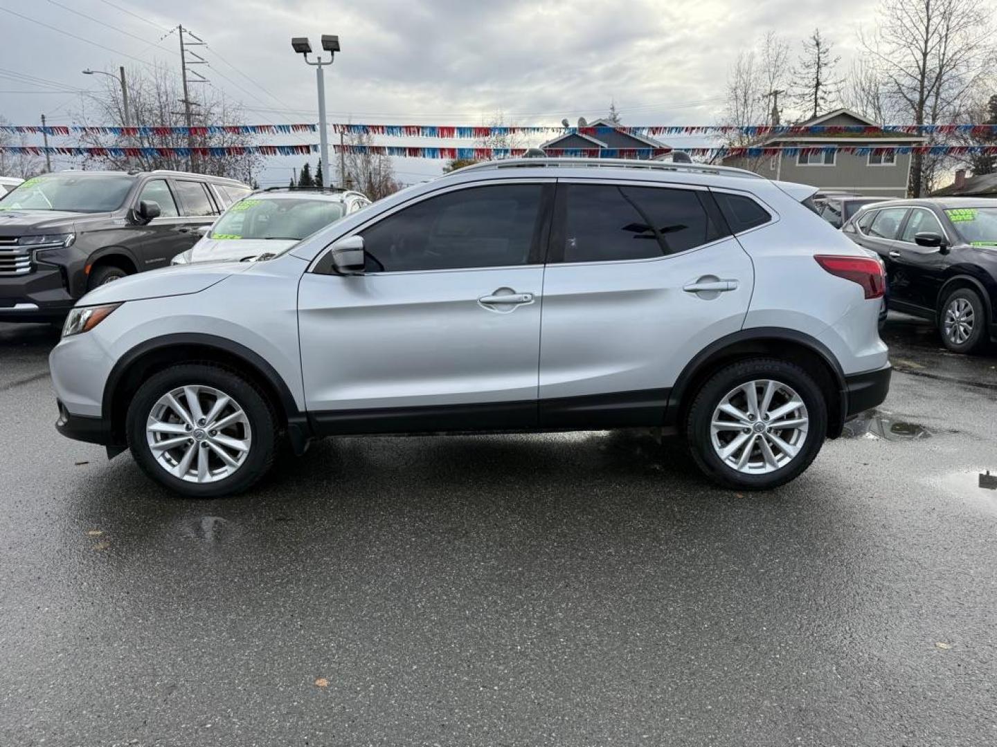 2017 SILVER NISSAN ROGUE SPORT Sv (JN1BJ1CR6HW) with an 2.0L engine, Continuously Variable transmission, located at 929 East 8th Ave, Anchorage, AK, 99501, (907) 274-2277, 61.214783, -149.866074 - Photo#1