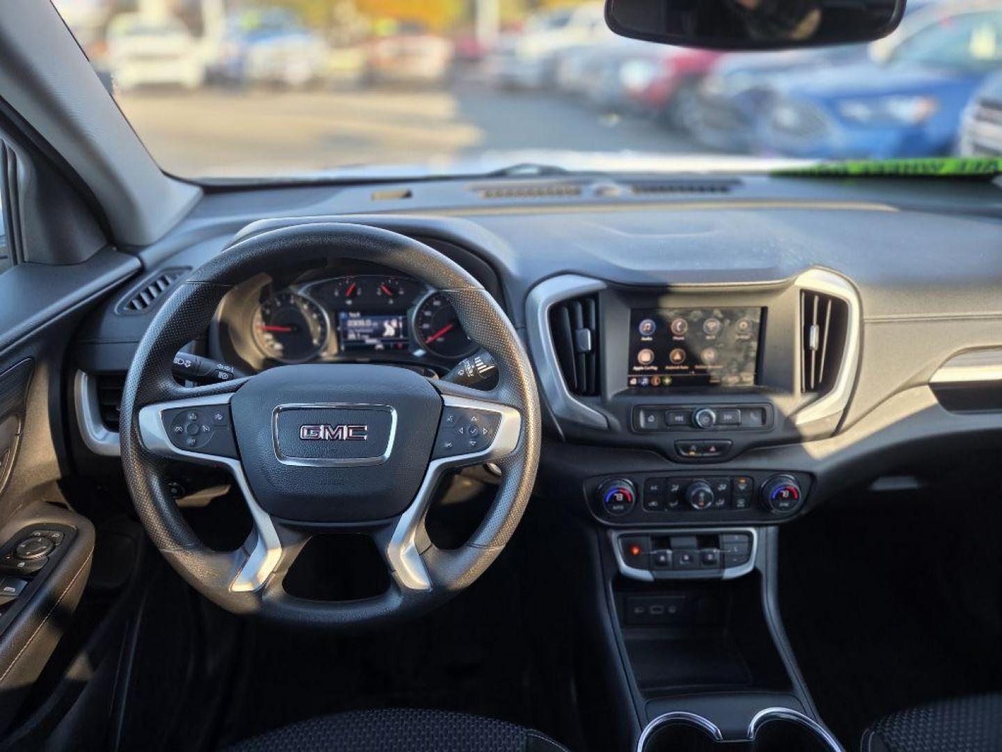 2022 WHITE GMC TERRAIN SLE SLE (3GKALTEV1NL) with an 1.5L engine, Automatic transmission, located at 929 East 8th Ave, Anchorage, AK, 99501, (907) 274-2277, 61.214783, -149.866074 - Photo#4