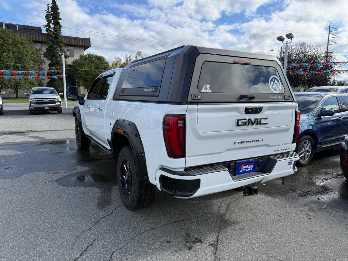 2024 WHITE GMC SIERRA 2500 DENALI ULTIMATE (1GT49XEY4RF) with an 6.6L engine, Automatic transmission, located at 929 East 8th Ave, Anchorage, AK, 99501, (907) 274-2277, 61.214783, -149.866074 - Photo#2
