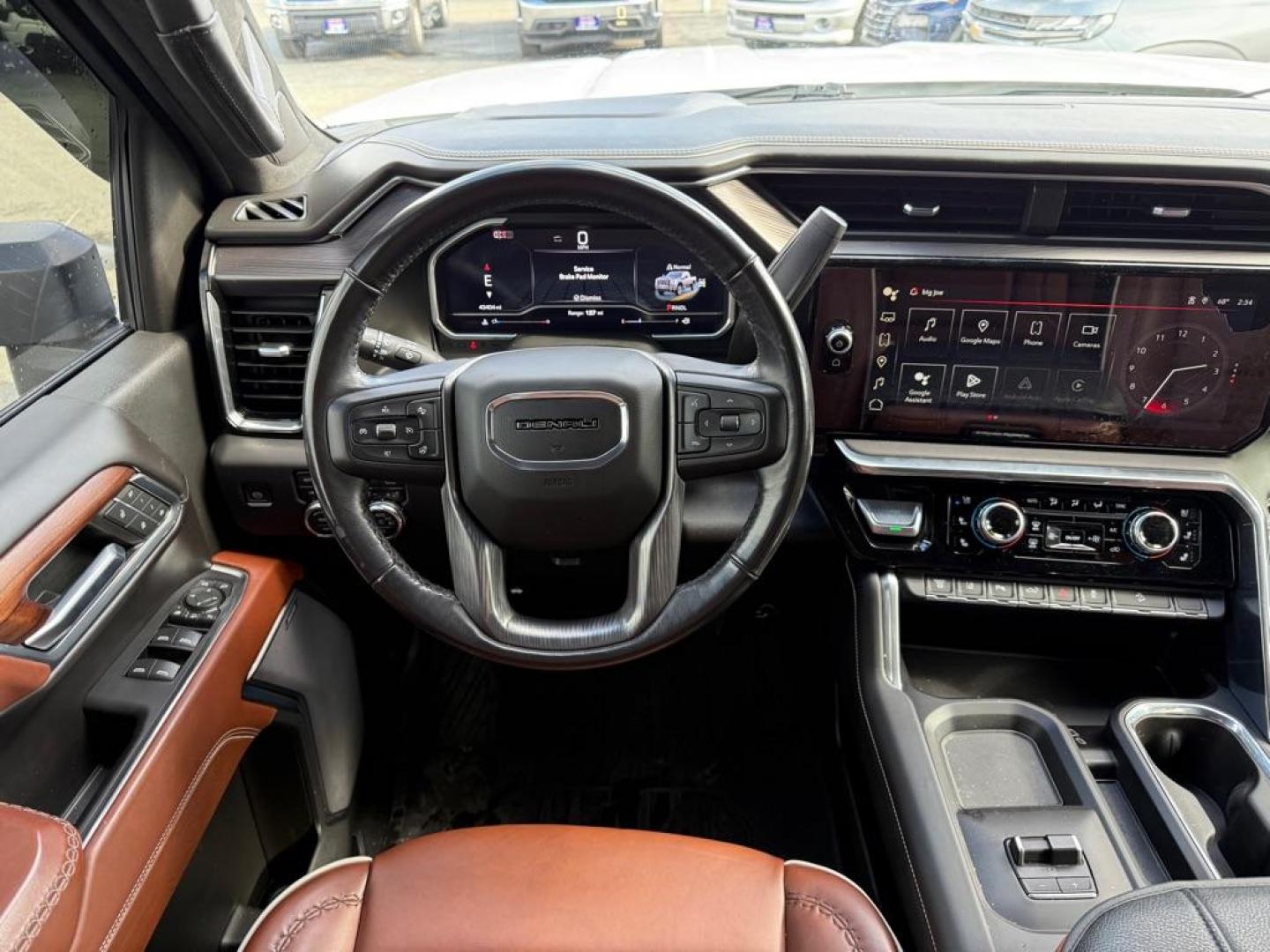 2024 WHITE GMC SIERRA 2500 DENALI ULTIMATE (1GT49XEY4RF) with an 6.6L engine, Automatic transmission, located at 929 East 8th Ave, Anchorage, AK, 99501, (907) 274-2277, 61.214783, -149.866074 - Photo#4