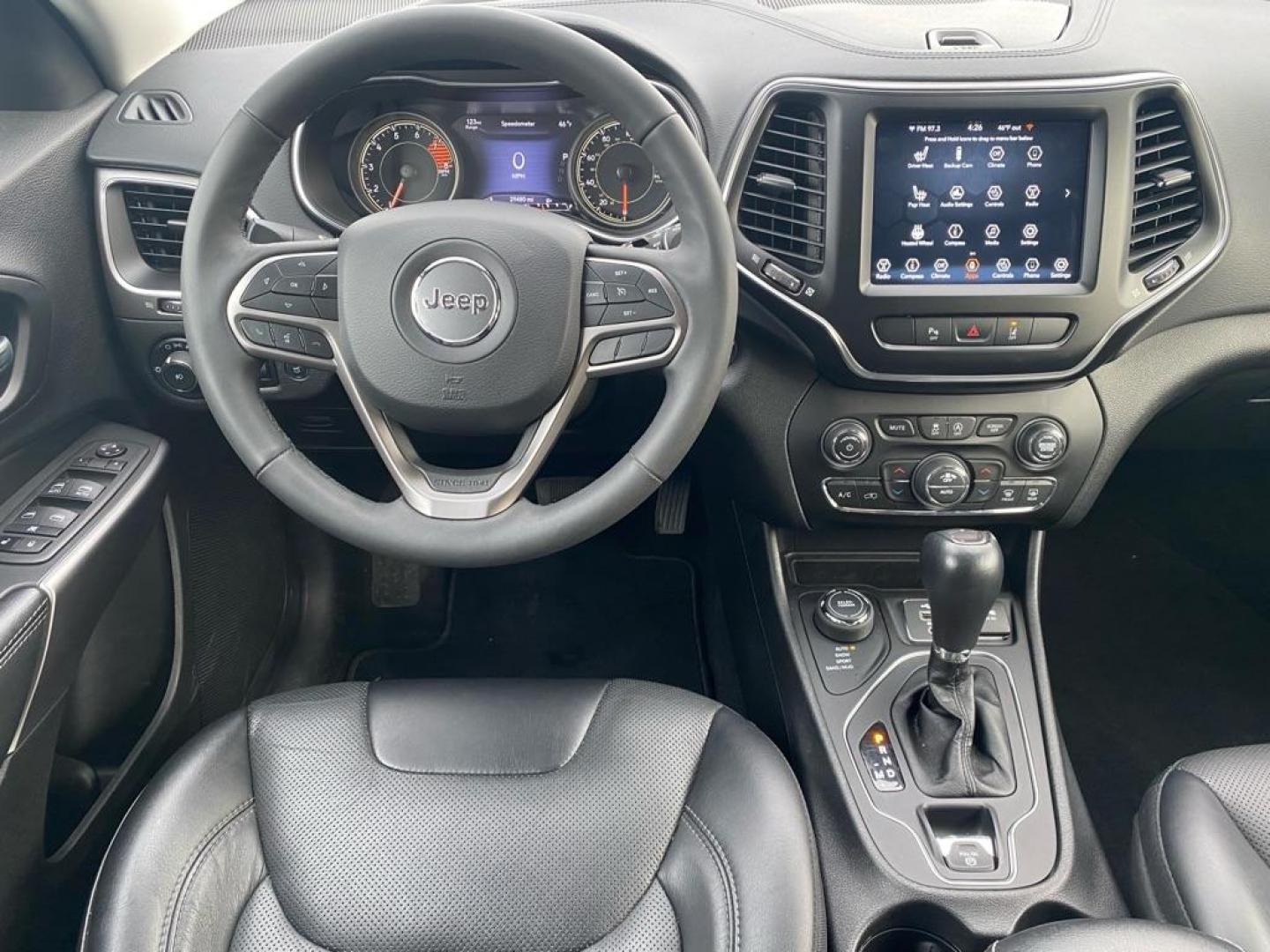 2022 GRAY JEEP CHEROKEE LATITUDE LUX (1C4PJMMX4ND) with an 3.2L engine, Automatic transmission, located at 929 East 8th Ave, Anchorage, AK, 99501, (907) 274-2277, 61.214783, -149.866074 - Photo#4