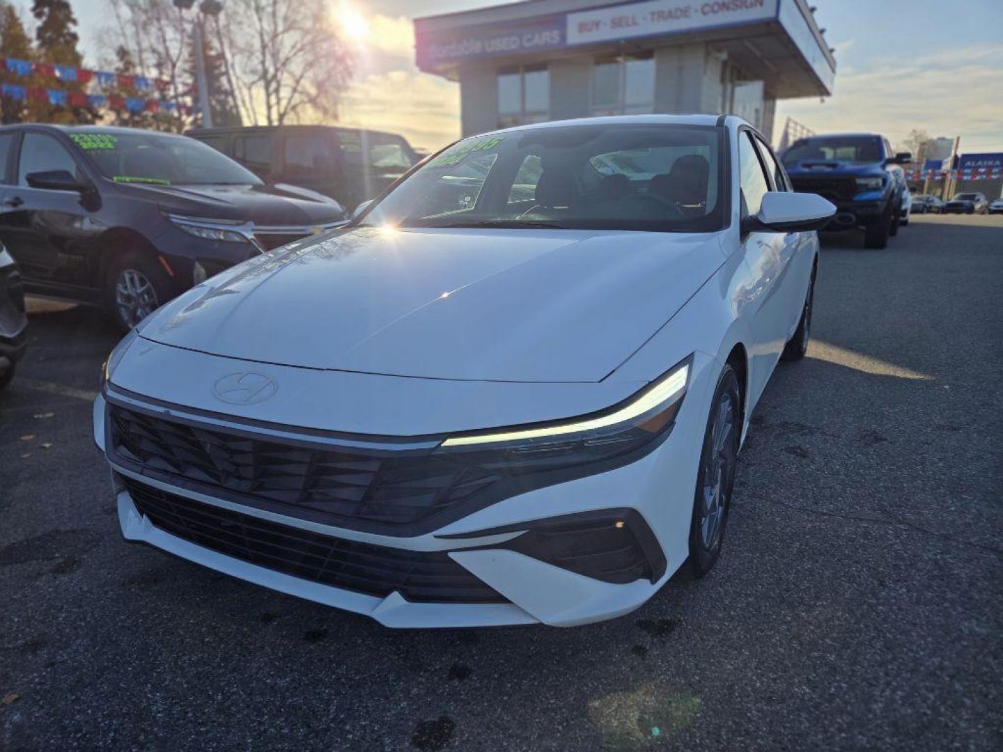2024 WHITE HYUNDAI ELANTRA SEL SEL (KMHLM4DG9RU) with an 2.0L engine, Continuously Variable transmission, located at 929 East 8th Ave, Anchorage, AK, 99501, (907) 274-2277, 61.214783, -149.866074 - Photo#0