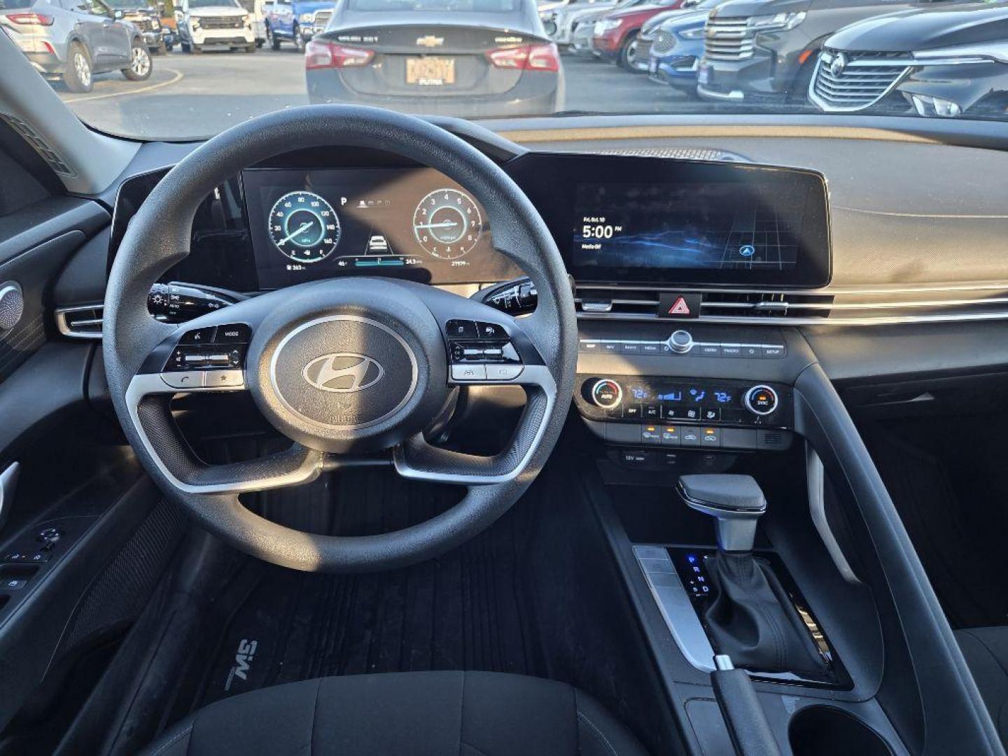 2024 WHITE HYUNDAI ELANTRA SEL SEL (KMHLM4DG9RU) with an 2.0L engine, Continuously Variable transmission, located at 929 East 8th Ave, Anchorage, AK, 99501, (907) 274-2277, 61.214783, -149.866074 - Photo#4