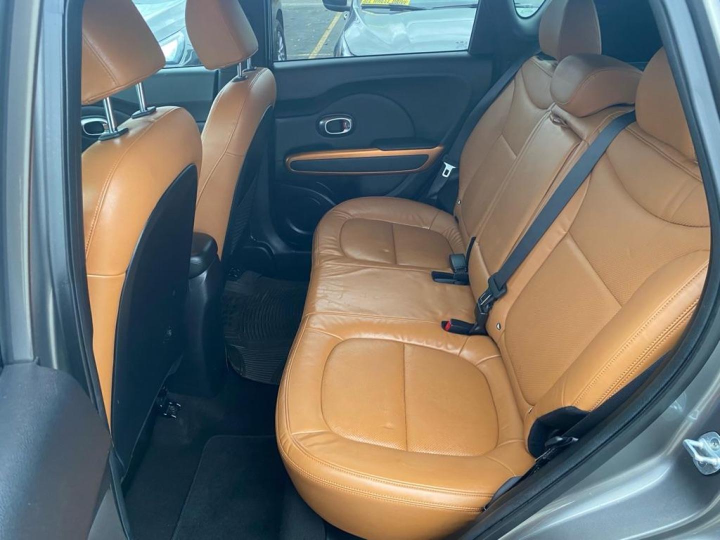 2016 GREY KIA SOUL ! (KNDJX3A56G7) with an 2.0L engine, Automatic transmission, located at 929 East 8th Ave, Anchorage, AK, 99501, (907) 274-2277, 61.214783, -149.866074 - Photo#3