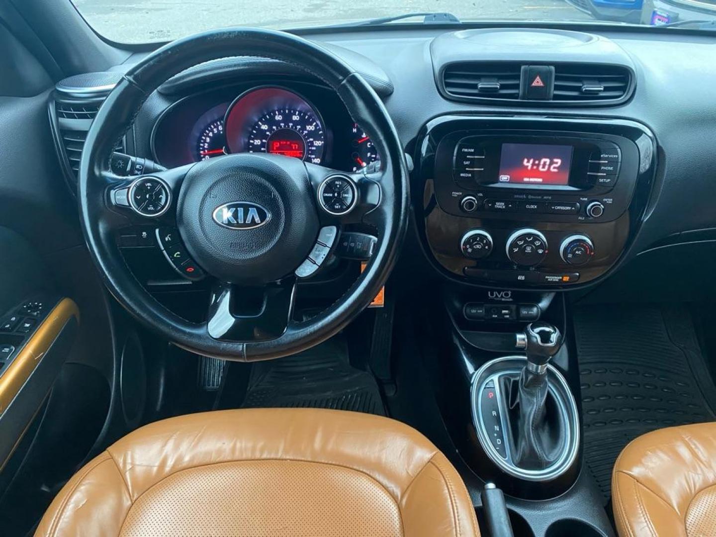 2016 GREY KIA SOUL ! (KNDJX3A56G7) with an 2.0L engine, Automatic transmission, located at 929 East 8th Ave, Anchorage, AK, 99501, (907) 274-2277, 61.214783, -149.866074 - Photo#4