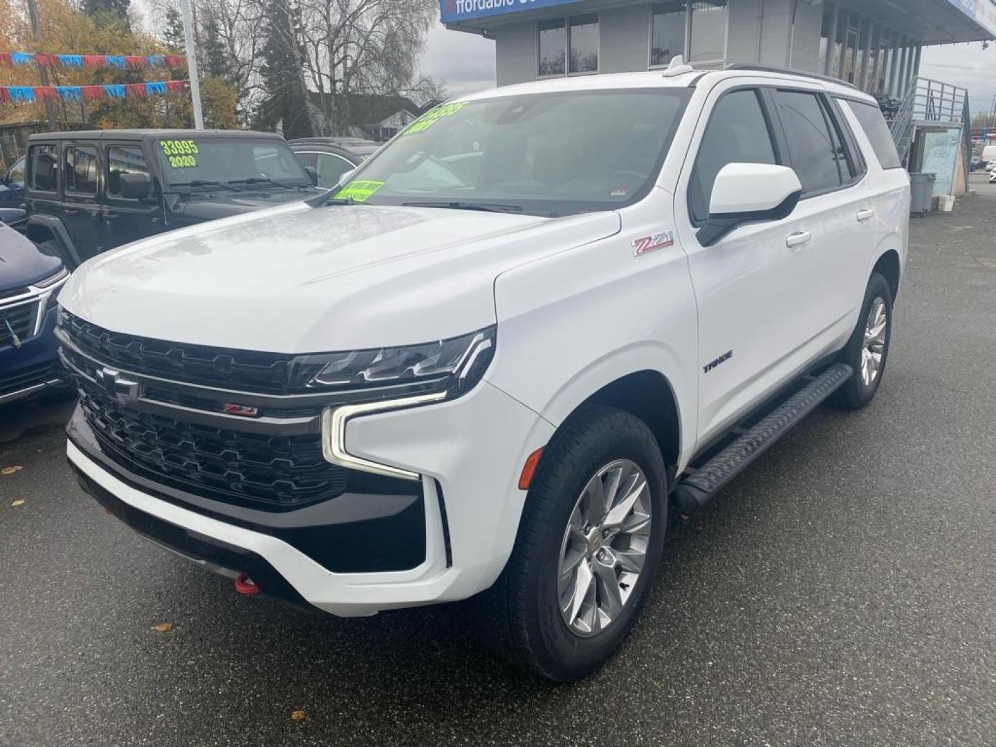 2021 WHITE CHEVROLET TAHOE 1500 Z71 (1GNSKPKD1MR) with an 5.3L engine, Automatic transmission, located at 929 East 8th Ave, Anchorage, AK, 99501, (907) 274-2277, 61.214783, -149.866074 - Photo#0