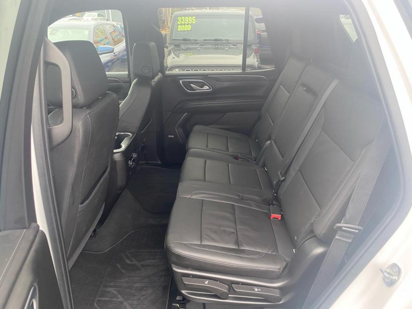 2021 WHITE CHEVROLET TAHOE 1500 Z71 (1GNSKPKD1MR) with an 5.3L engine, Automatic transmission, located at 929 East 8th Ave, Anchorage, AK, 99501, (907) 274-2277, 61.214783, -149.866074 - Photo#3