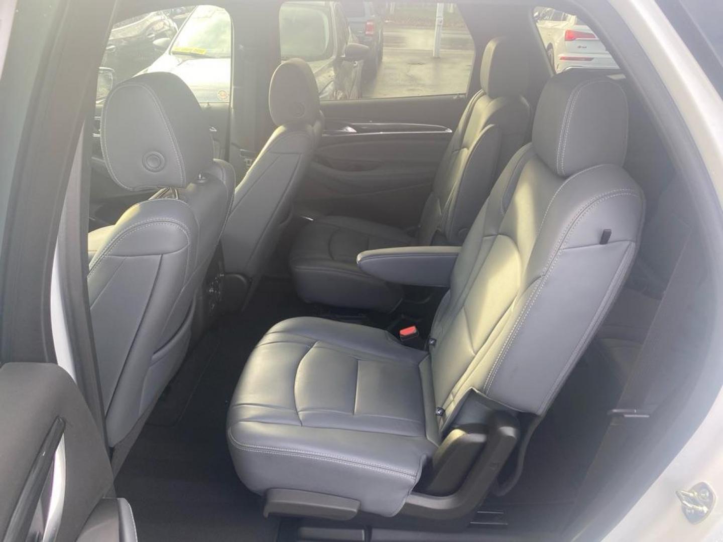 2024 WHITE BUICK ENCLAVE PREMIUM PREMIUM (5GAEVBKW3RJ) with an 3.6L engine, Automatic transmission, located at 929 East 8th Ave, Anchorage, AK, 99501, (907) 274-2277, 61.214783, -149.866074 - Photo#3