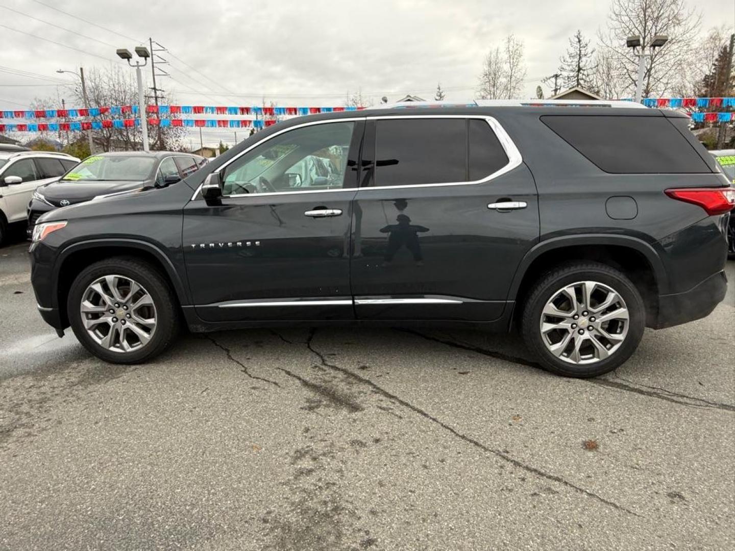 2019 GRAY CHEVROLET TRAVERSE PREMIER (1GNEVKKW0KJ) with an 3.6L engine, Automatic transmission, located at 929 East 8th Ave, Anchorage, AK, 99501, (907) 274-2277, 61.214783, -149.866074 - Photo#1
