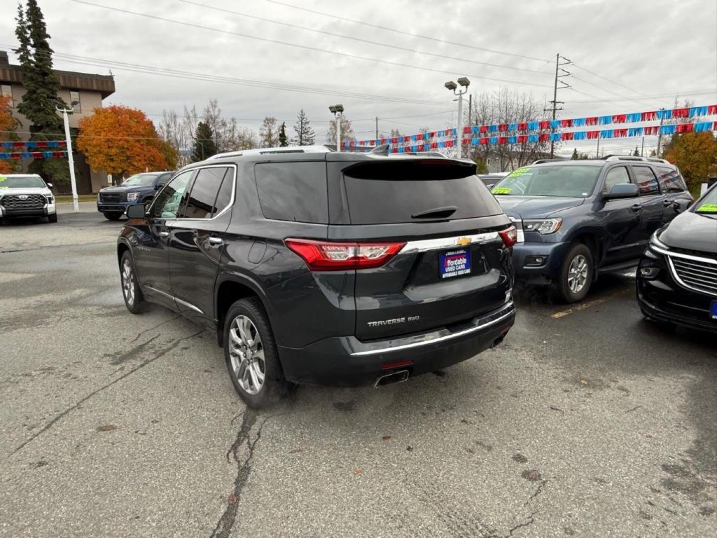 2019 GRAY CHEVROLET TRAVERSE PREMIER (1GNEVKKW0KJ) with an 3.6L engine, Automatic transmission, located at 929 East 8th Ave, Anchorage, AK, 99501, (907) 274-2277, 61.214783, -149.866074 - Photo#2