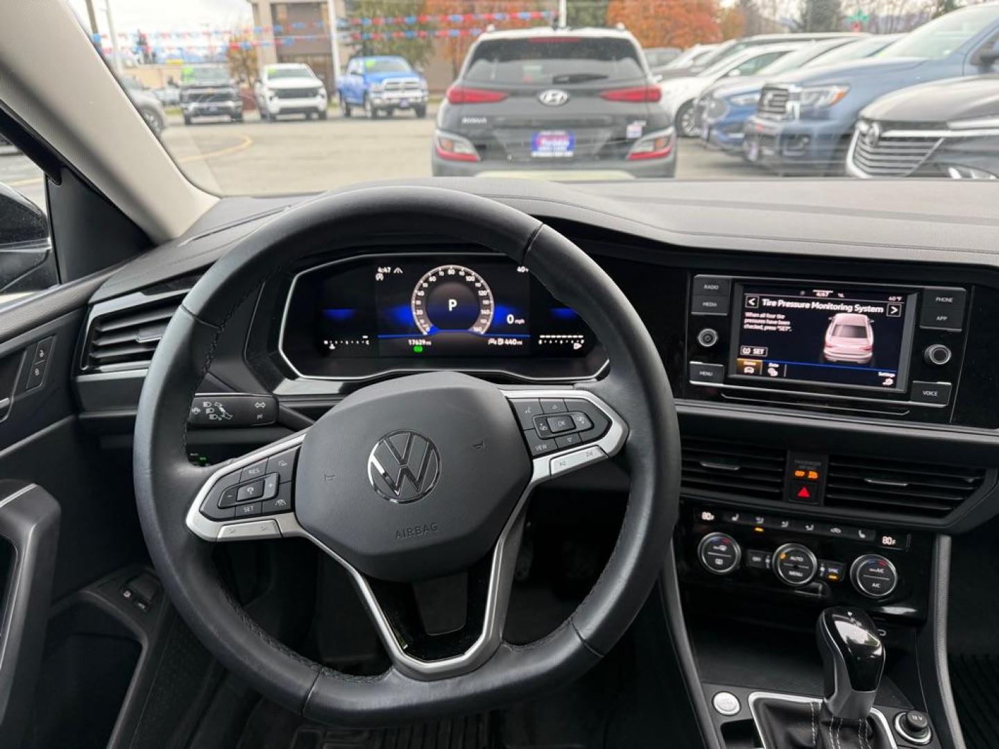 2024 BLACK VOLKSWAGEN JETTA SE SE (3VWEM7BU5RM) with an 1.5L engine, Automatic transmission, located at 929 East 8th Ave, Anchorage, AK, 99501, (907) 274-2277, 61.214783, -149.866074 - Photo#4